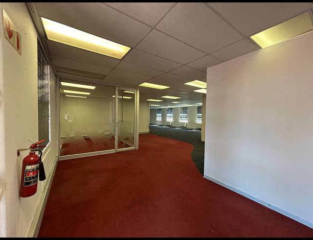 230M² BUILDING TO LET IN TOKAI